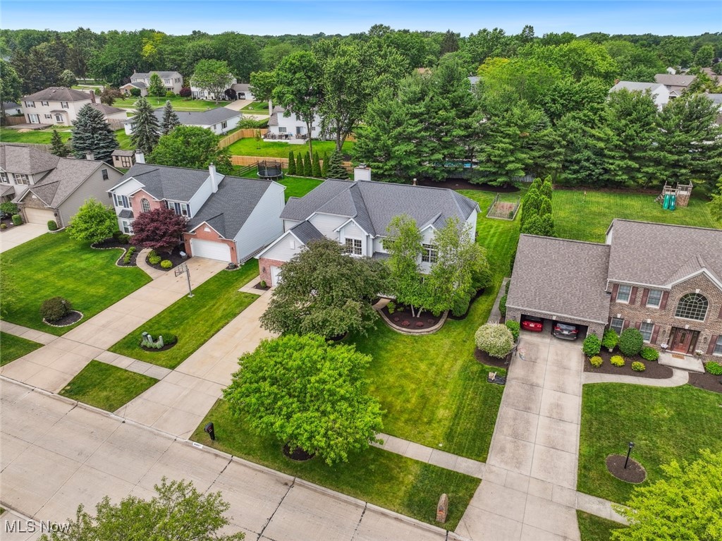 16892 Hampton Chase