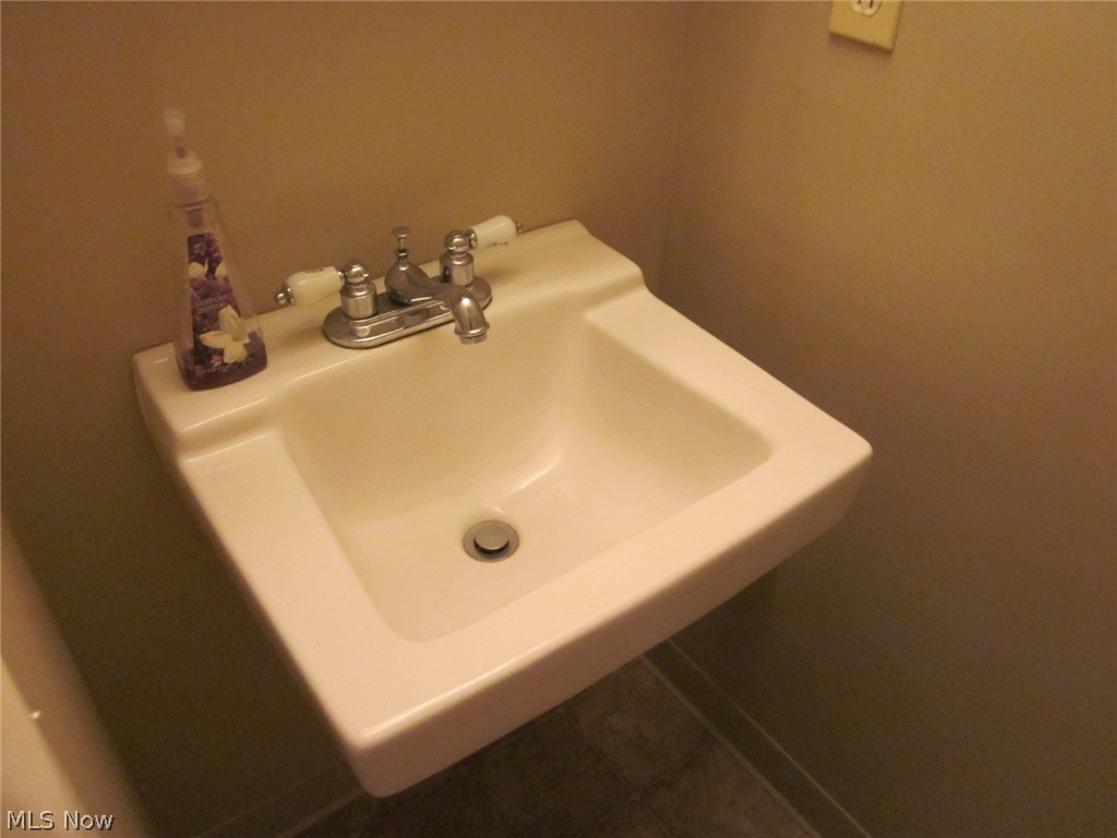 Bay Lndg Condo 02 - Residential