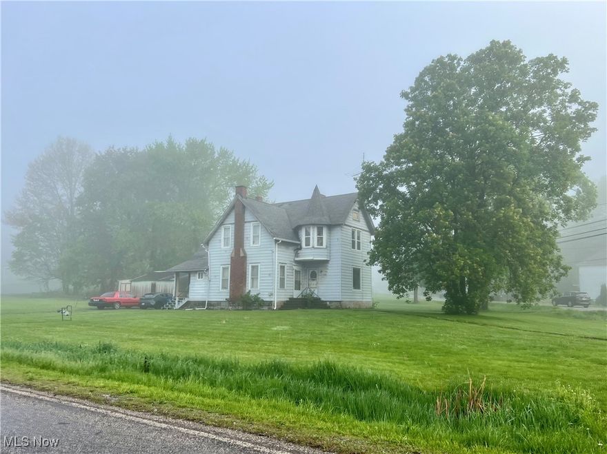 Spacious 3 bedroom, 1 bath century home sitting on an expansive corner lot in the sought-after Howland school district. Highlights include large rooms, tall ceilings, classic details, full basement, detached garage and plenty of outdoor space for gardening and play. With solid bones and a great location halfway between downtown Warren and Niles, this home is ideal for anyone looking for ample living space combined with a convenient location.