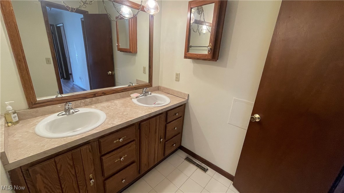 495 Cahoon Road, Bay Village, Ohio image 24
