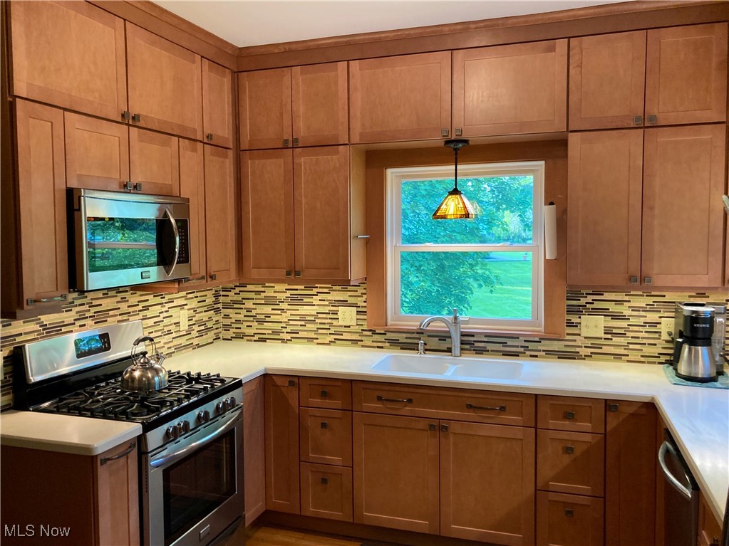 7434 Birkner Drive, Kent, Ohio image 6