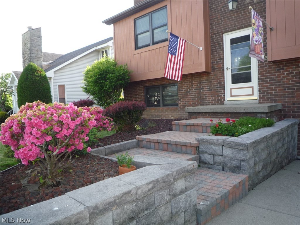 Larchmont Adn - Residential