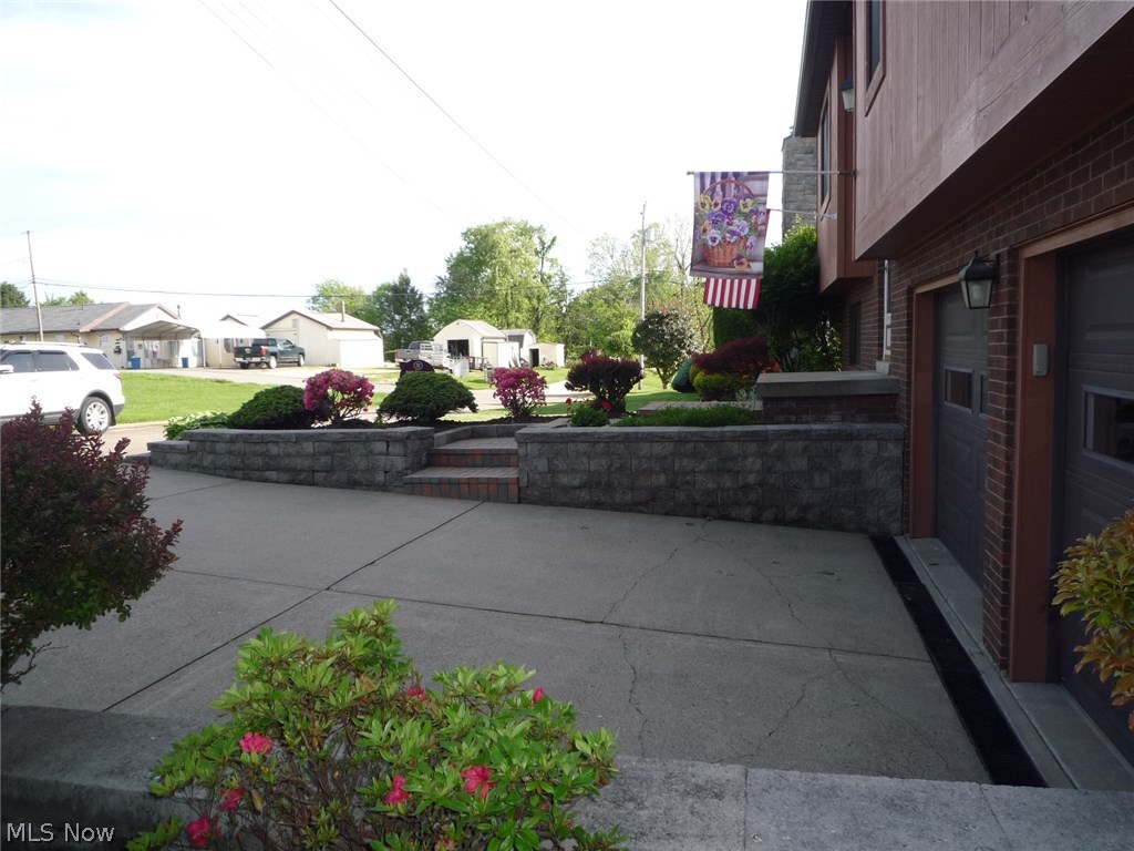 Larchmont Adn - Residential