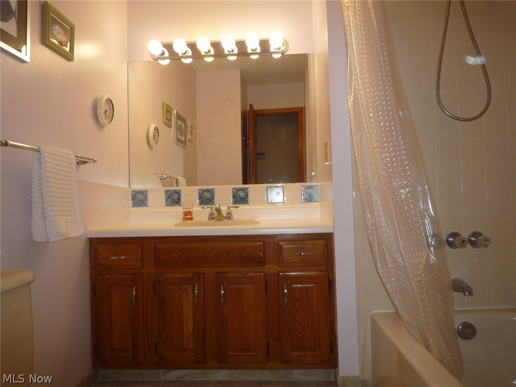 Larchmont Adn - Residential