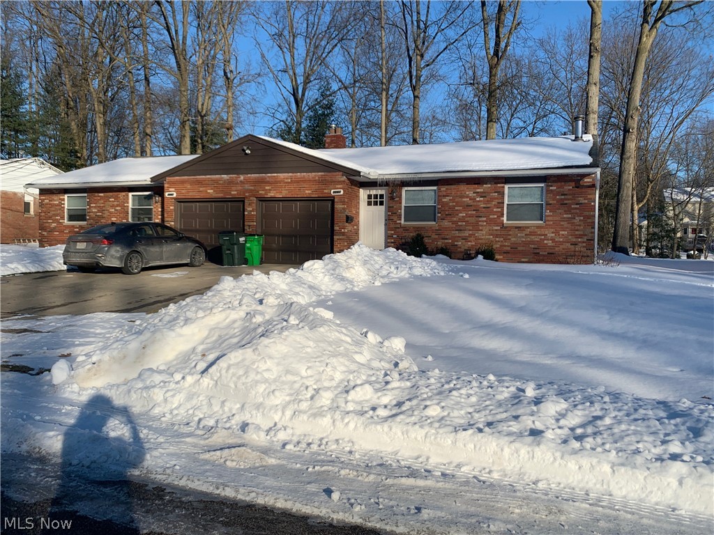 Great opportunity to rent this updated, spacious duplex! Enter the front door into your open living room and gorgeous kitchen. The kitchen includes updated appliances including a dishwasher! On the main floor you will also find two large bedrooms and bathroom. You will be amazed by the roomy partially finished basement, perfect for entertaining. Another room is included in the basement that could be used as a 3rd bedroom. (Furniture in photos not included). Tenant responsible for lawn care and snow removal for their half. Schedule a showing today, you will not want to miss this!
All adult occupants must apply online for a credit, criminal and eviction history as well as income verification. $50 app fee per adult applicant. Owner may be willing to accept pets for an additional charge, No Smoking.Owner is a licensed Realtor.