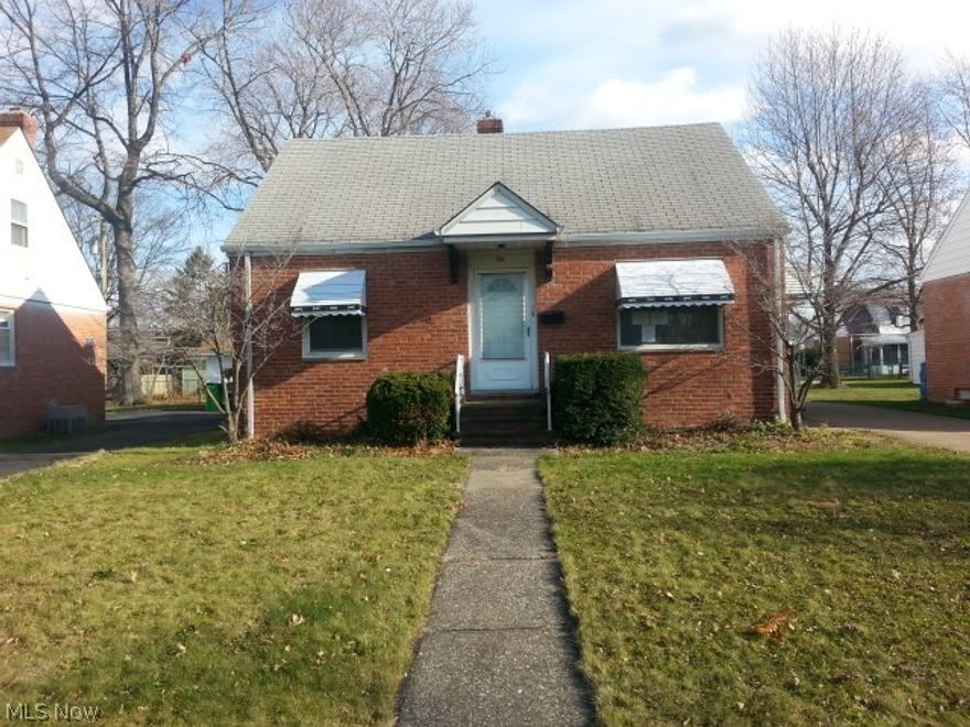 Huge brick bungalow with 4 bedrooms & a full basement! This one is a must see with a large 2 car garage, family room, living room, & dining area. Plenty of space with over 1400 square ft. Fenced in backyard! Many great features, so set up a showing today!