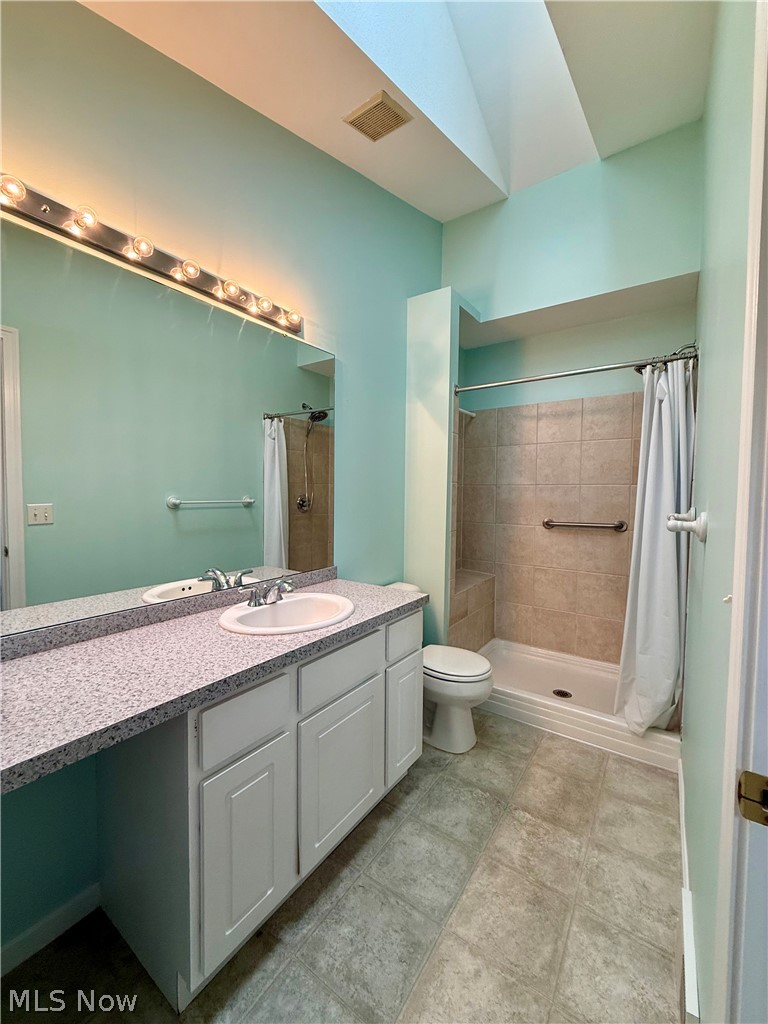 Back Bay At Arrowhead Condo - Residential
