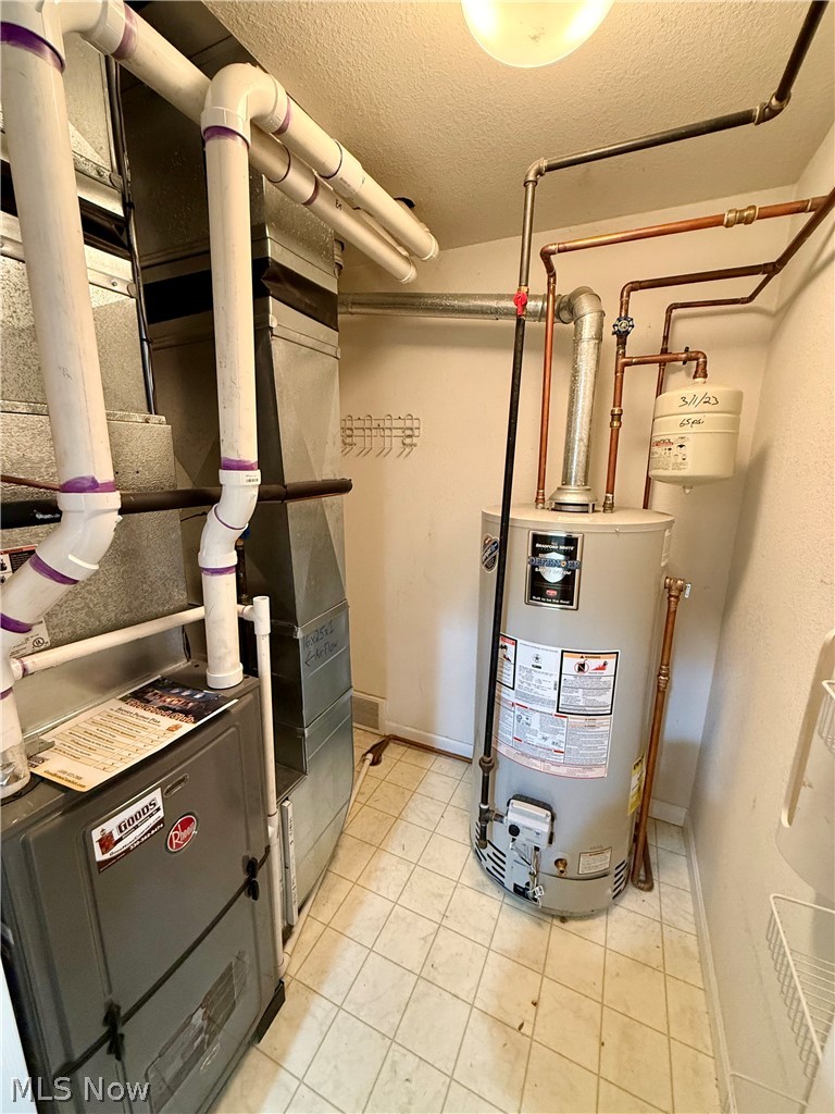 Back Bay At Arrowhead Condo - Residential