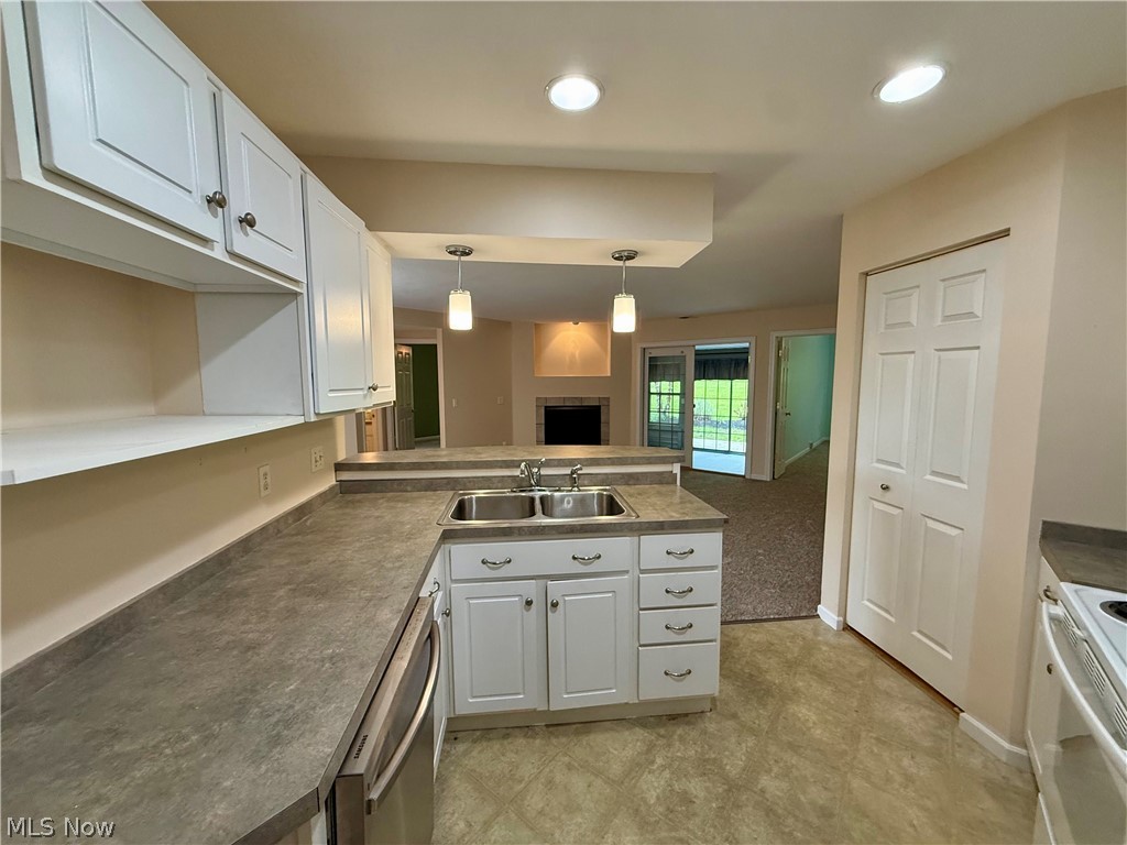 Back Bay At Arrowhead Condo - Residential