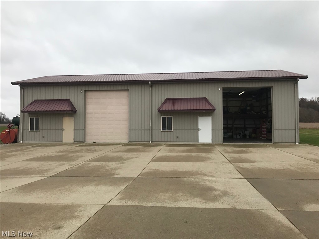 Heated warehouse available for lease. Approximately 2300 sf of floor space and 575 sf of lofted space. Two 12' x 14' overhead doors.