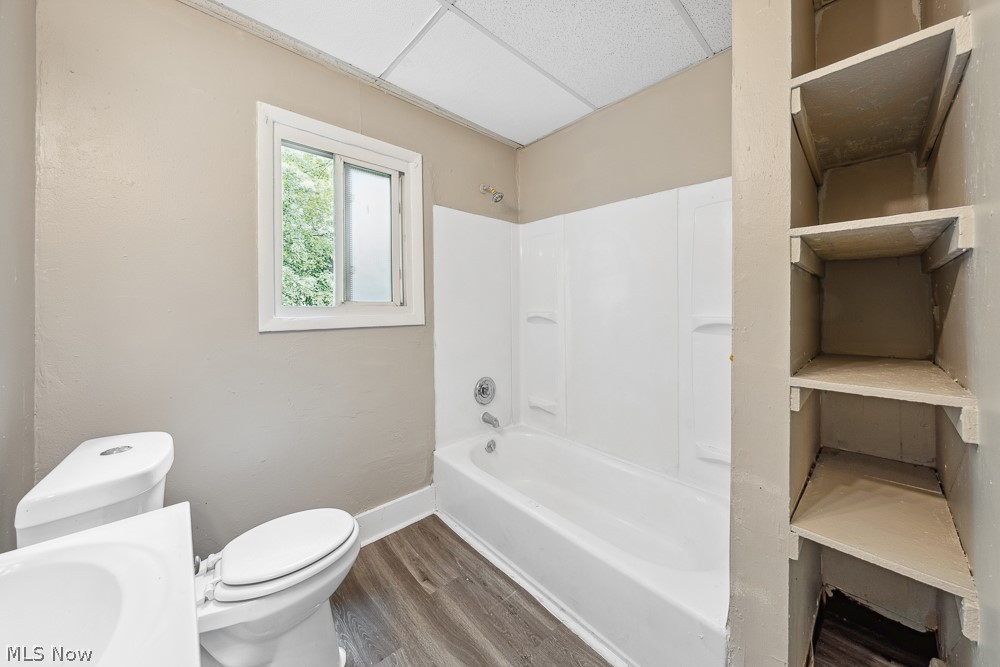 James M Hoyts Sub - Residential Income