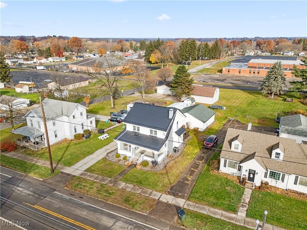 Photo of 313 Nassau Street E, East Canton, OH 44730 (MLS # 5173411)