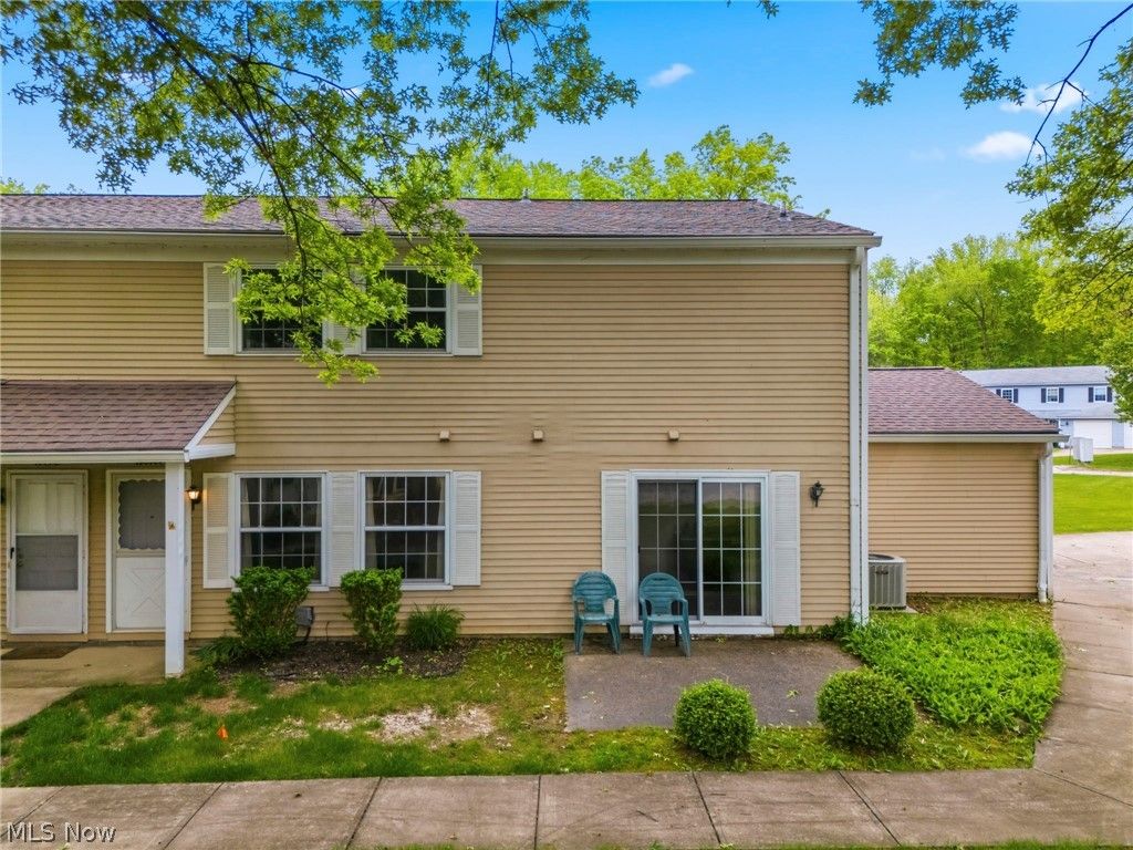 Photo of 13622 Oakbrook Drive #3622, North Royalton, OH 44133 (MLS # 5210862)