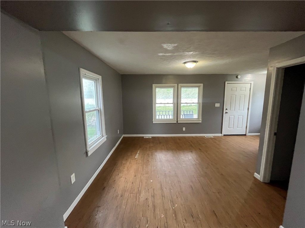 Photo of 1270 Welsh Avenue, Akron, OH 44314 (MLS # 5201503)