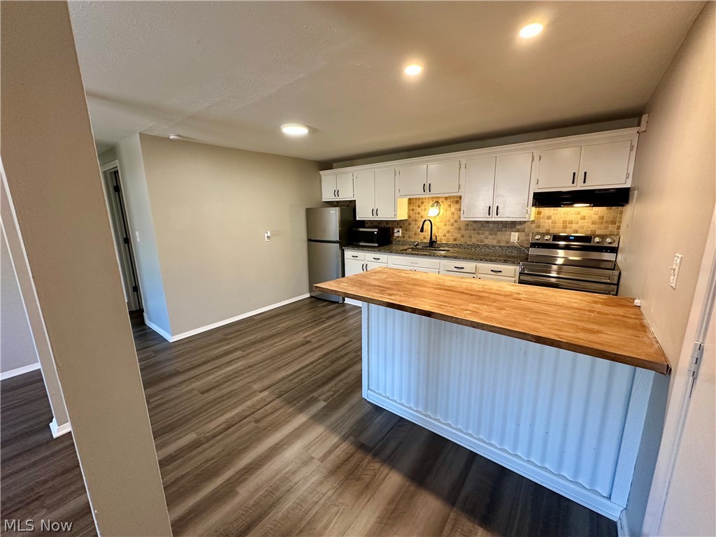 Harborview Sub - Residential Lease