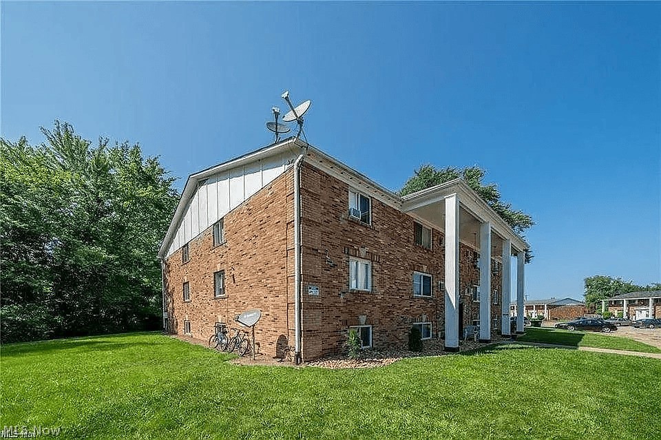 Harborview Sub - Residential Lease