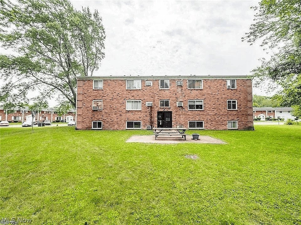 Harborview Sub - Residential Lease