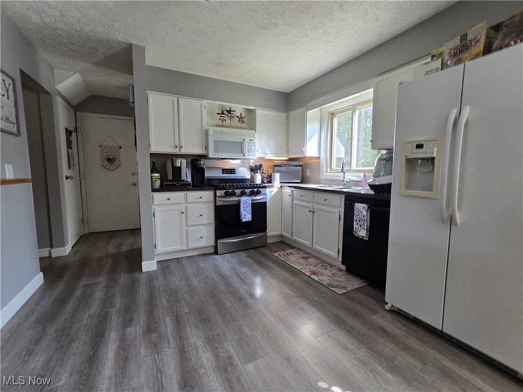 4885 Warwick Drive, Canfield, Ohio image 11