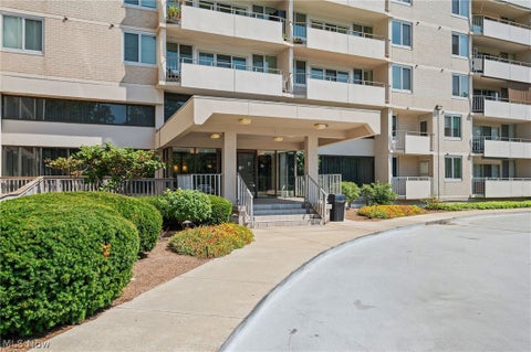 Condo For Sale - 12900 Lake Avenue #1418<br/> Lakewood, OH 44107