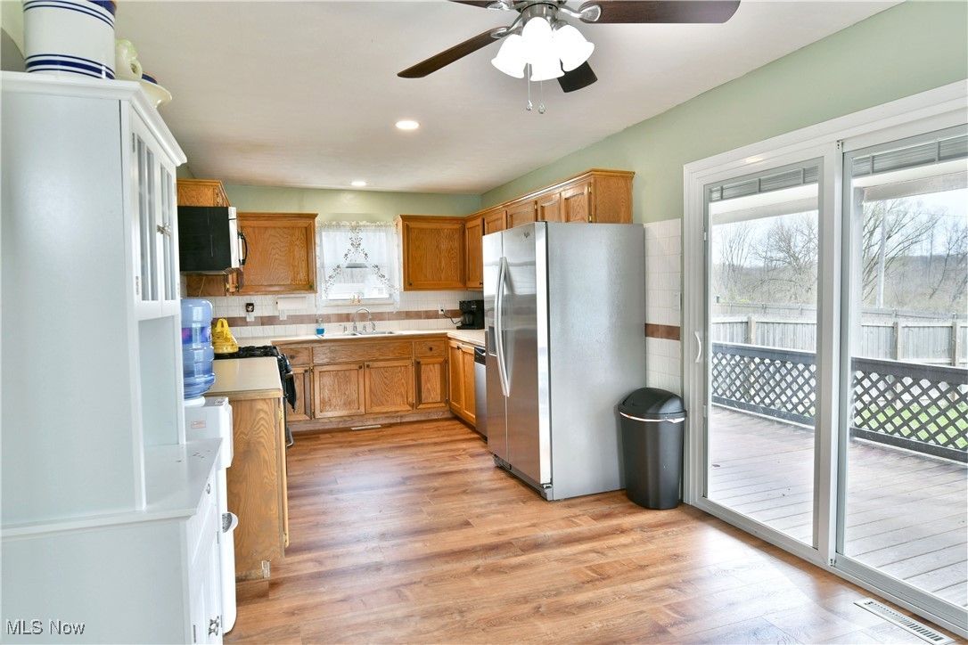 765 Dresden Drive, Hubbard, Ohio image 11