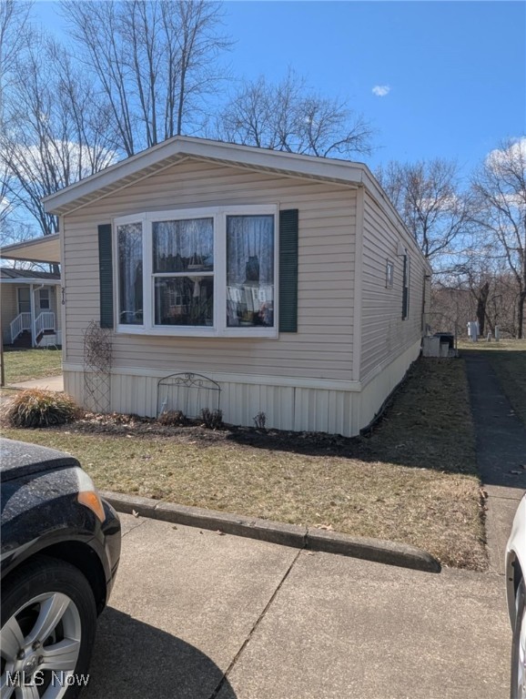 216 SW F Street, Navarre, Ohio image 1