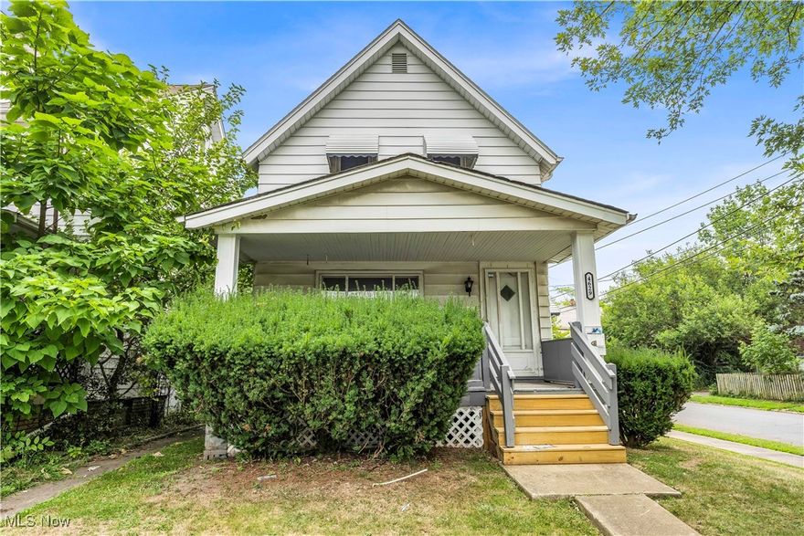 4629 E 94TH ST, Garfield Heights - Spacious 3 bed 1.5 bath single family home! //

$ 1200 rent / $ 1200 deposit //
$49 application fee per adult //
1-2 pets OK with approved PetScreening and PetFee.(Some breed restrictions apply per HUD guidelines). //
NO SMOKING //
1 time $149 non-refundable set up fee paid at lease signing //

$30/month required resident benefit package; can include personal property/liability insurance for an additional $5/month for $35/month total //

All applicants are required to fill out a PetScreening application, found on our website directly on the application before being processed. Even if you have NO pets - this application must be filled out. One time, non-refundable pet fee of $200-500 per animal applies to all pets & must be paid prior to or when you pay your first month rent. (No fee for qualified assistance animals). //

Our application is processed through secure site: Findigs, and they require ID and income verification. Without this, your application will not be processed. They offer 24/7 chat support on their application directly if you have any questions. //

BEDROOMS: 3 //
BATHROOMS: 1.5 //
APPLIANCES PROVIDED: Stove and fridge provided upon move-in //
UTILITIES / RESIDENT RESPONSIBILITY: Residents are responsible for all utilities including: water/sewer/trash, gas & electric and are responsible to maintain lawn care, maintenance & snow removal. //

Serious inquiries only.