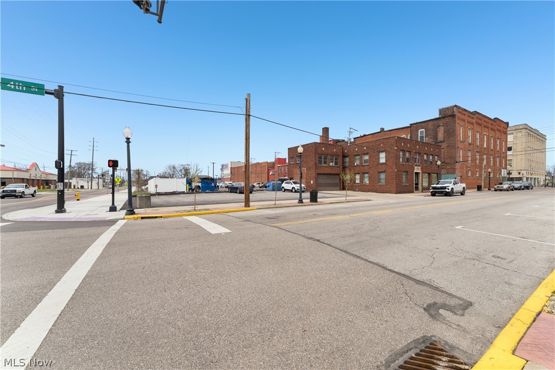 Barberton - Commercial Sale