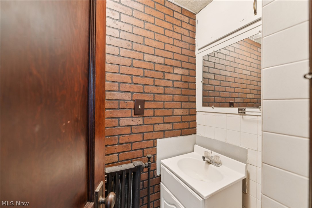 Barberton - Commercial Sale