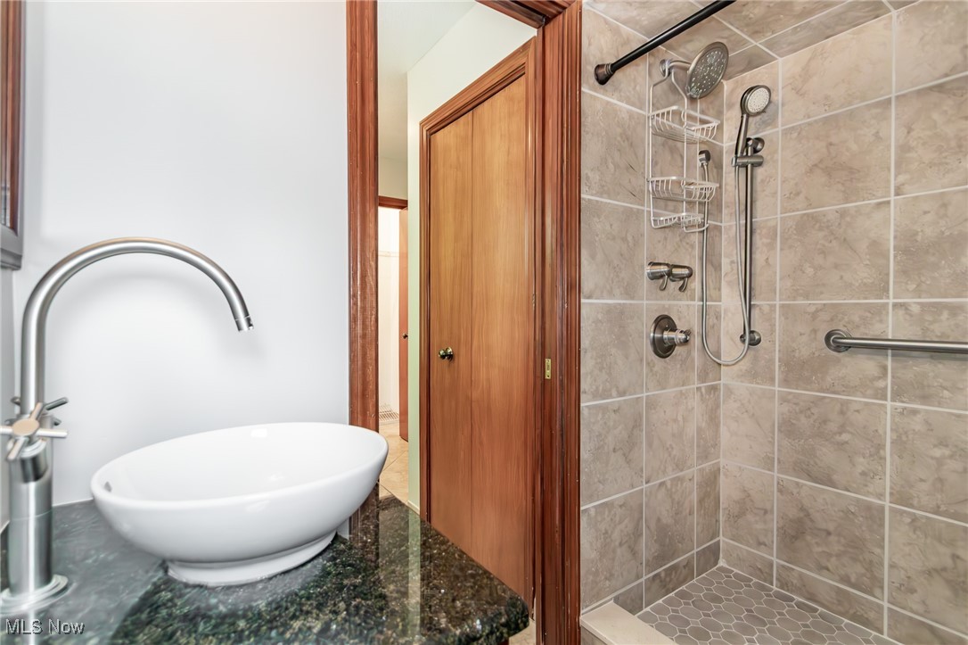 11545 Blackberry Lane, Chesterland, Ohio image 30