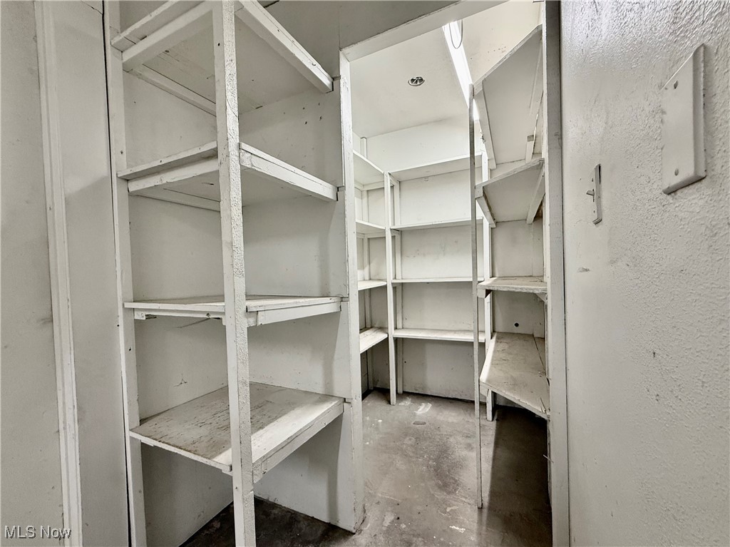 Pleasant View Adn - Commercial Sale