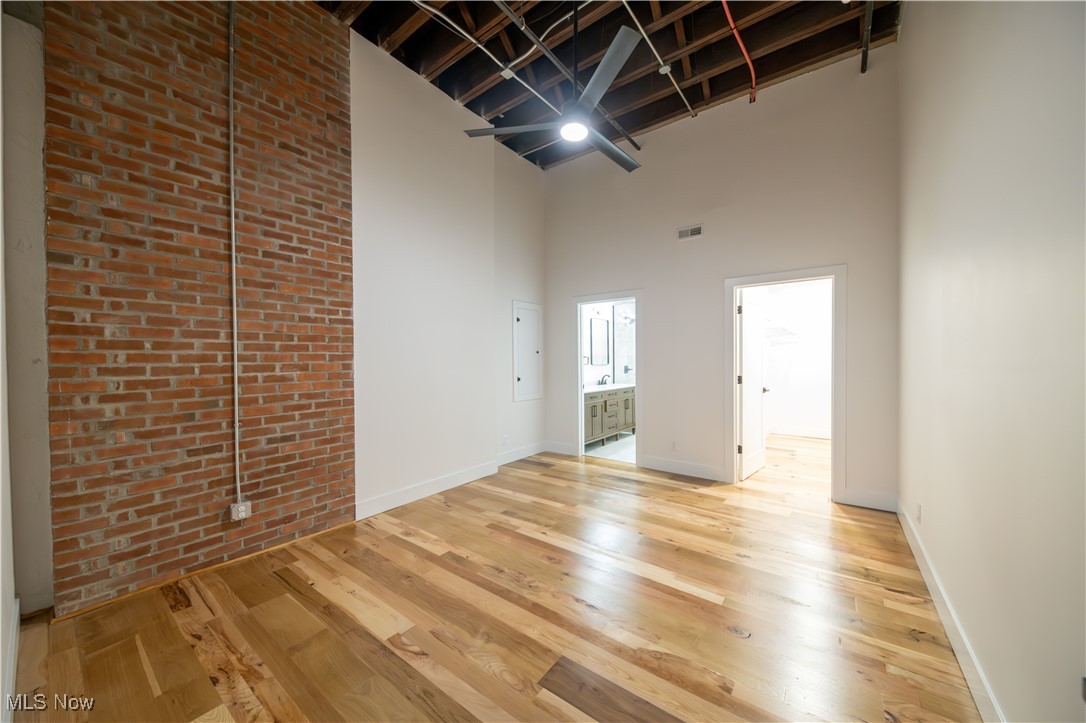 Cleveland, Ohio 44113, United States, 2 Bedrooms Bedrooms, ,3 BathroomsBathrooms,Residential,Active,129501