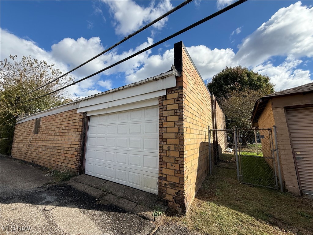 Dj Clarks Add - Residential