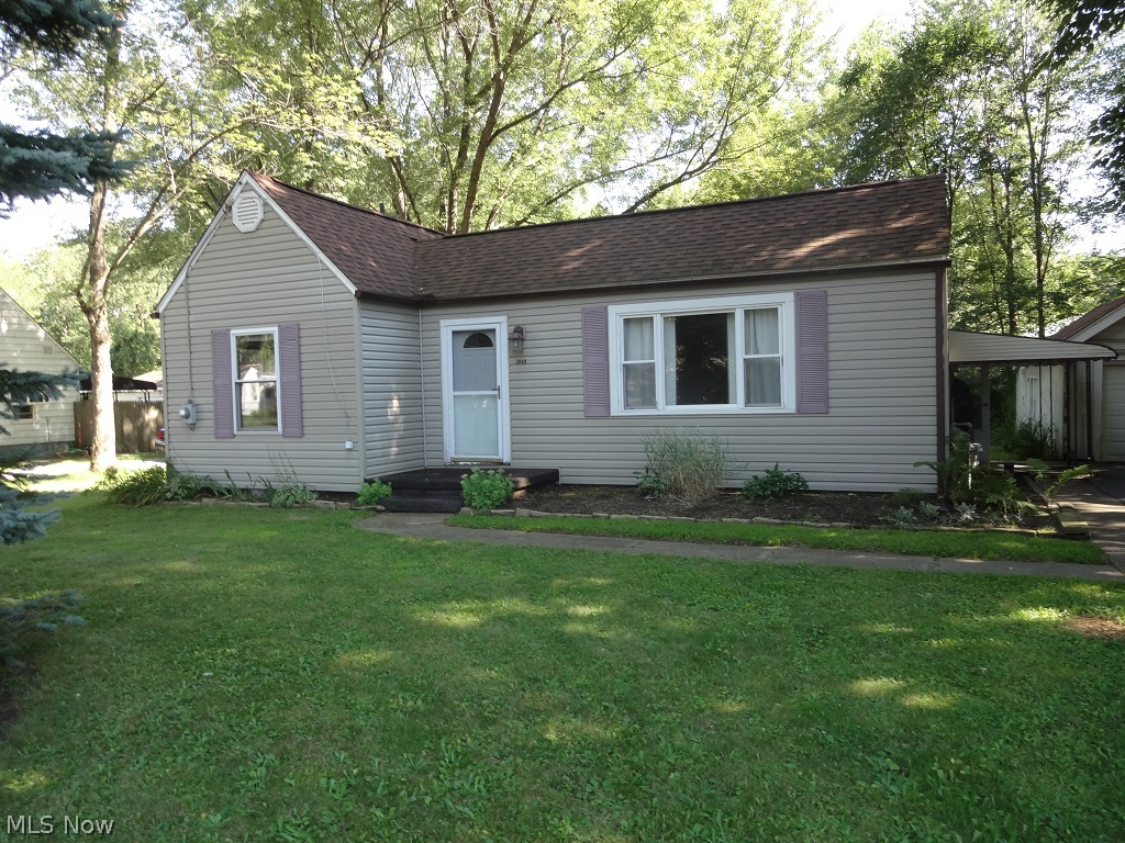 Whether you are just starting out, needing rental property or simply want to downsize, this cute little bungalow in Springfield (Springfield LSD) may be for you! 2 bedrooms and large Living Room have newer carpeting. Kitchen has newer oak cabinets, newer linoleum, sliding patio doors and is equipped with Stove and Refrigerator. Bath and Hallway also have newer linoleum. Laundry/ Utility Room is equipped with washer/ dryer, water softener along with hot water tank and furnace. Nice size lot with a few trees and a 1-car garage. All this on a dead end street and convenient to many stores and restaurants. Not far from Springfield Lake too! Call today for your private showing.