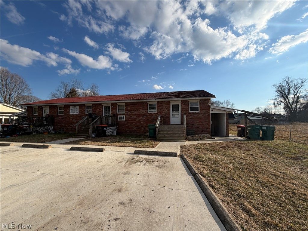 Photo of 91 E 5th Street, Frazeysburg, OH 43822 (MLS # 5191382)