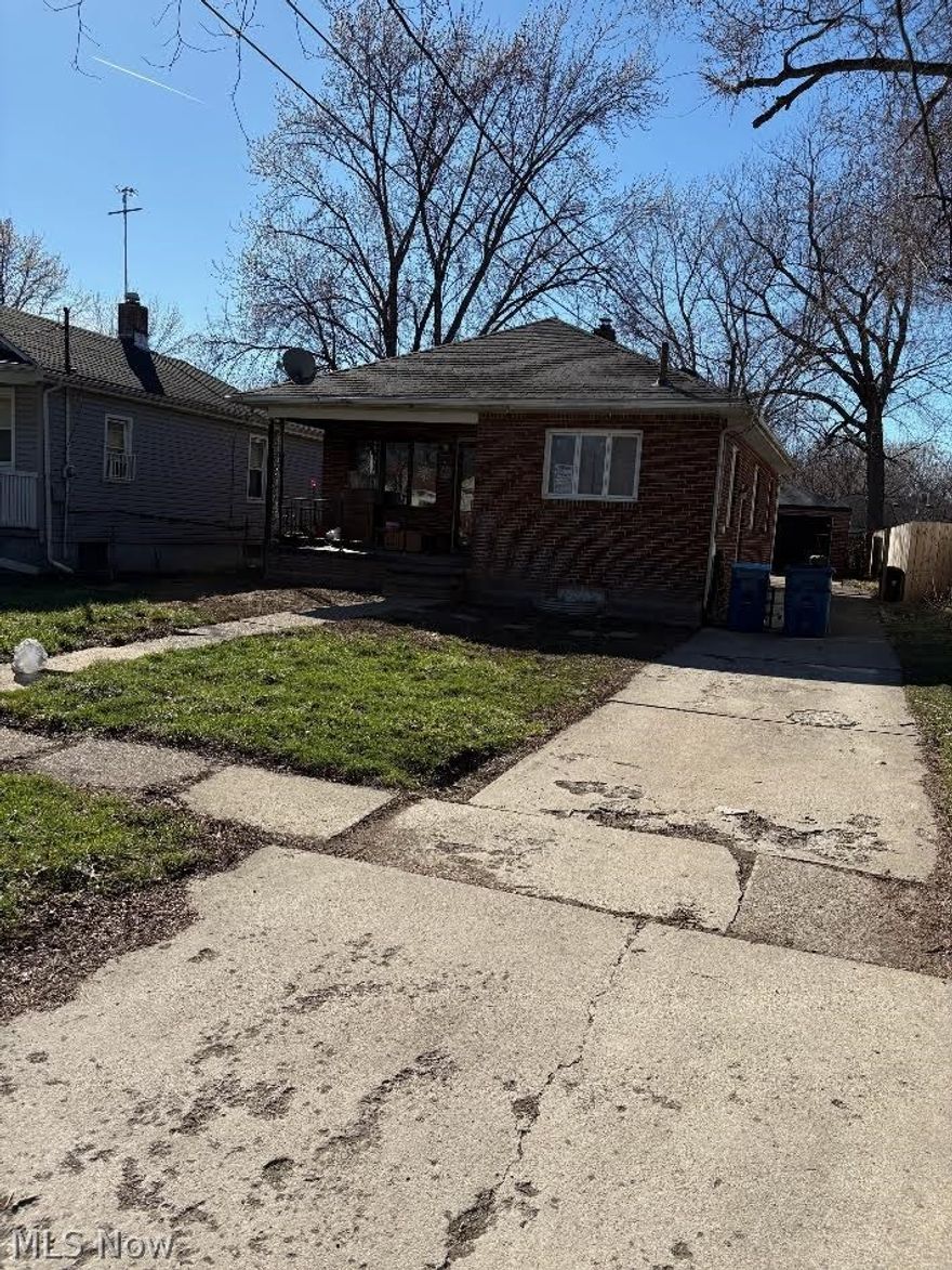 Investor Special! Add
 to your Real Estate Portfolio. 3 bed / 1 Bath Brick Home. Tenant is happy to stay!