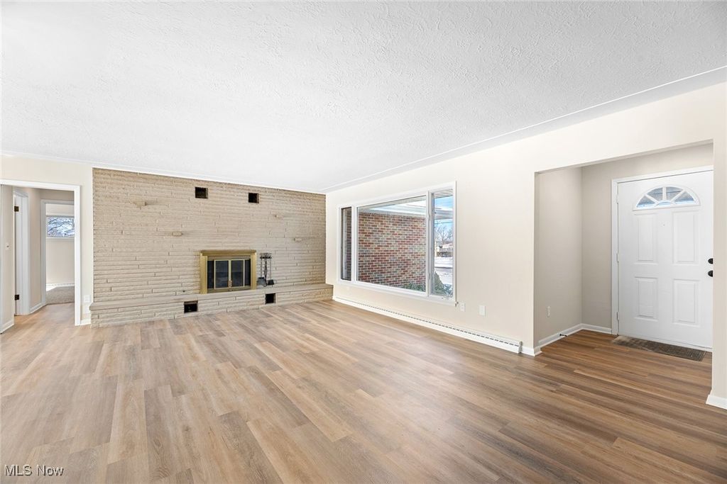 Photo of 1421 W 33rd Street, Lorain, OH 44053 (MLS # 5183179)