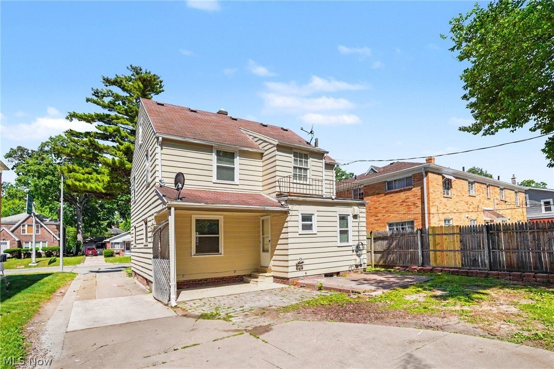 3652 Douglas Road