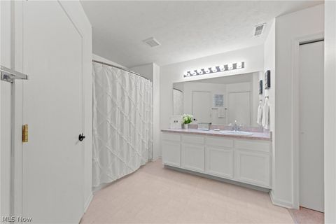 Tiny photo for 7314 Forest Cove Lane #B, Northfield, OH 44067 (MLS # 5188068)