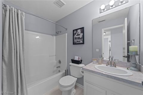 Tiny photo for 7314 Forest Cove Lane #B, Northfield, OH 44067 (MLS # 5188068)