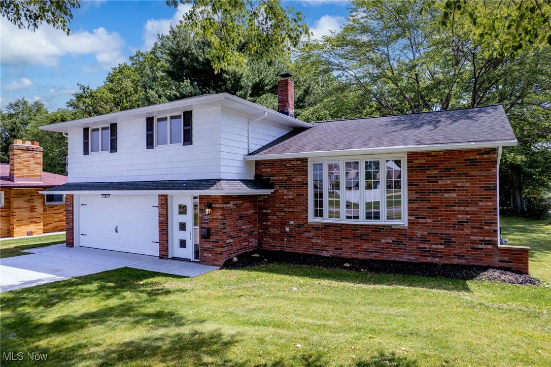 1303 E Dartmoor Avenue