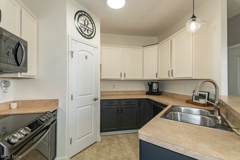 Tiny photo for 324 Lakewick Lane, Willowick, OH 44095 (MLS # 5203574)