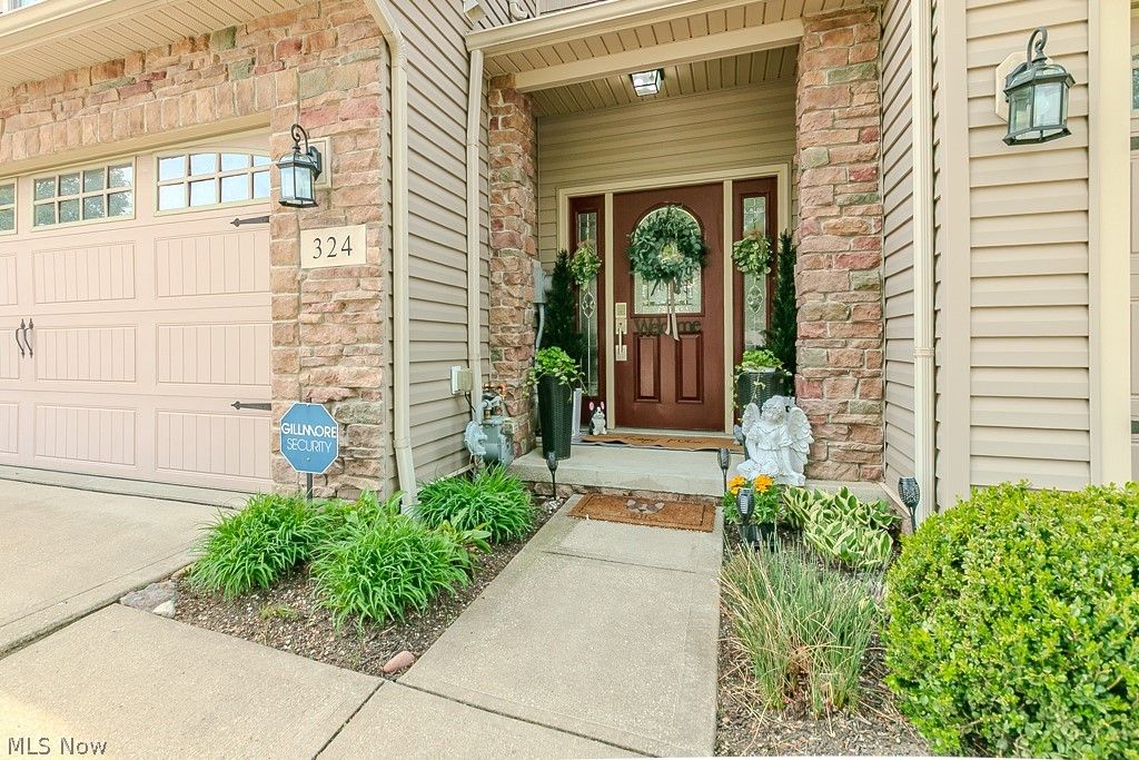 Photo of 324 Lakewick Lane, Willowick, OH 44095 (MLS # 5203574)