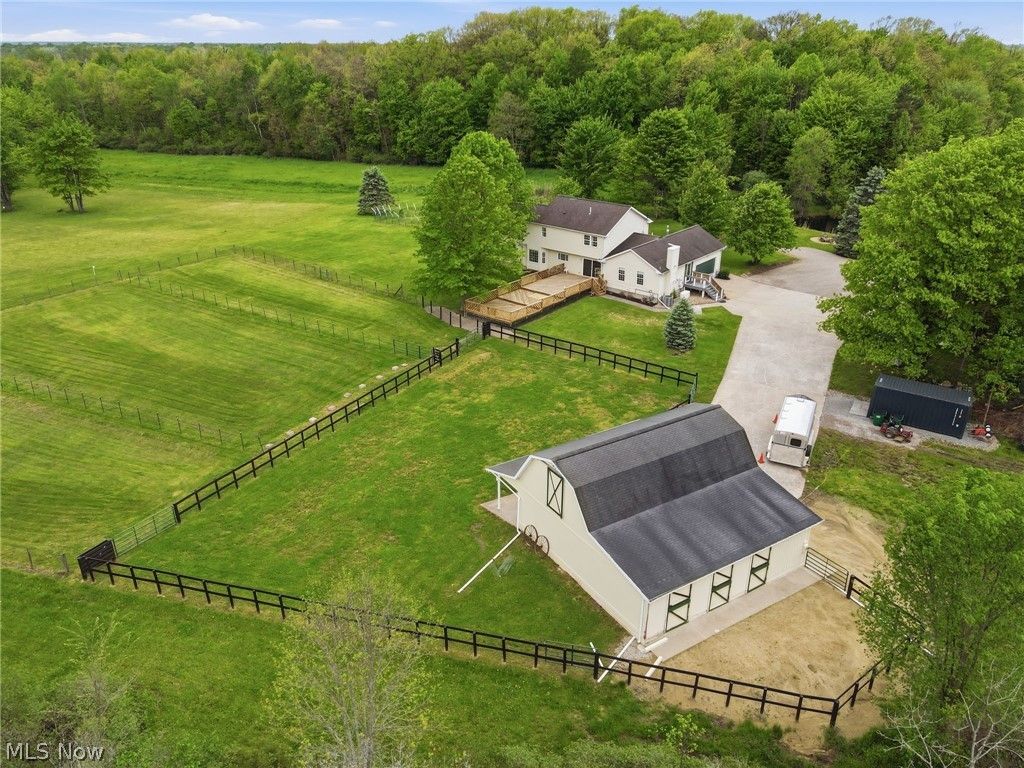 Photo of 16159 Gar Highway, Montville, OH 44064 (MLS # 5208887)