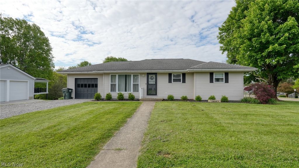 Photo of 212 Westview Drive, New Concord, OH 43762 (MLS # 5208630)