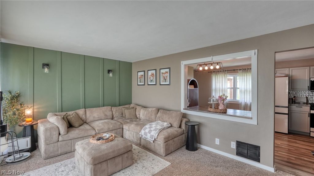 Photo of 212 Westview Drive, New Concord, OH 43762 (MLS # 5208630)