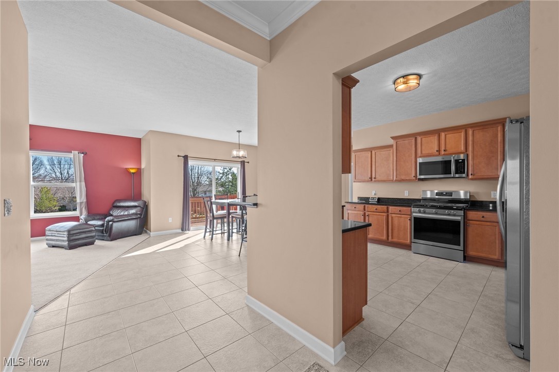 Seven Hills, Ohio 44131, United States, 3 Bedrooms Bedrooms, ,2 BathroomsBathrooms,Residential,Contingent,92321