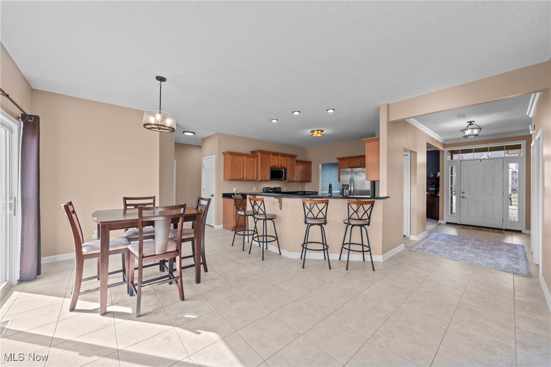 Seven Hills, Ohio 44131, United States, 3 Bedrooms Bedrooms, ,2 BathroomsBathrooms,Residential,Contingent,92321