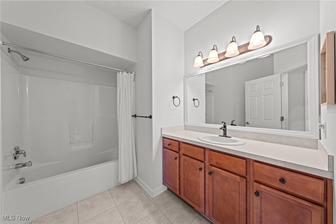 Seven Hills, Ohio 44131, United States, 3 Bedrooms Bedrooms, ,2 BathroomsBathrooms,Residential,Contingent,92321