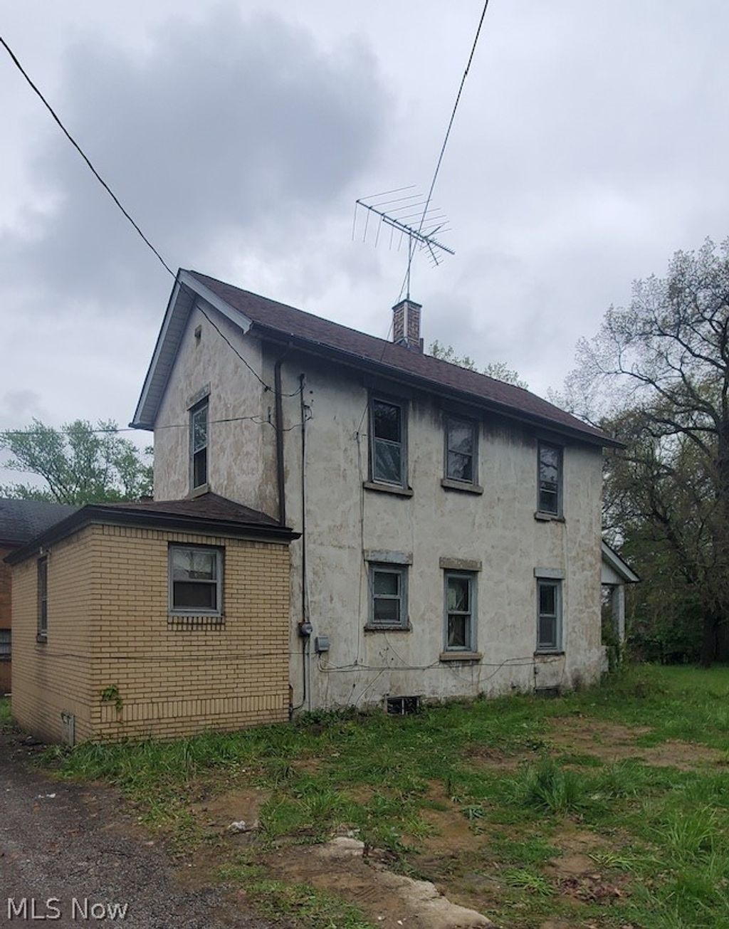 Photo of 17 Oak Park, Youngstown, OH 44505 (MLS # 5206663)