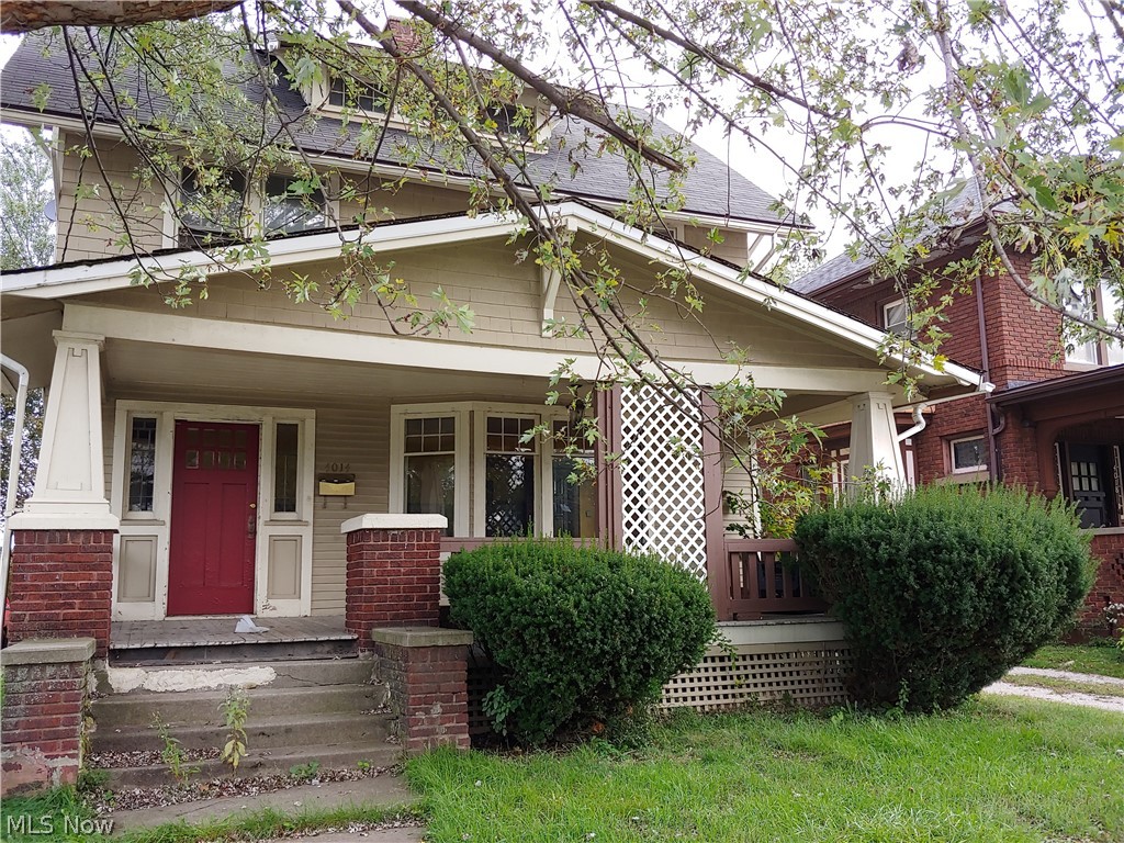 Great Investment Property or Starter Home! 4 Bedrooms and 1 bath! This home has great solid bones to it ! This property has already had all the major work done in it! Spruce this home up with a little bit of TLC of cosmetic improvements and make it a cozy home!